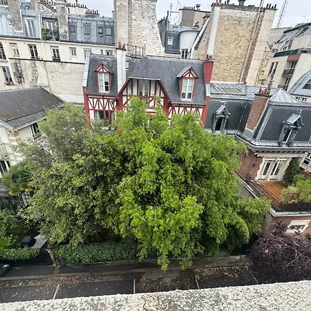 L'assomption Au Calme 16e Paris